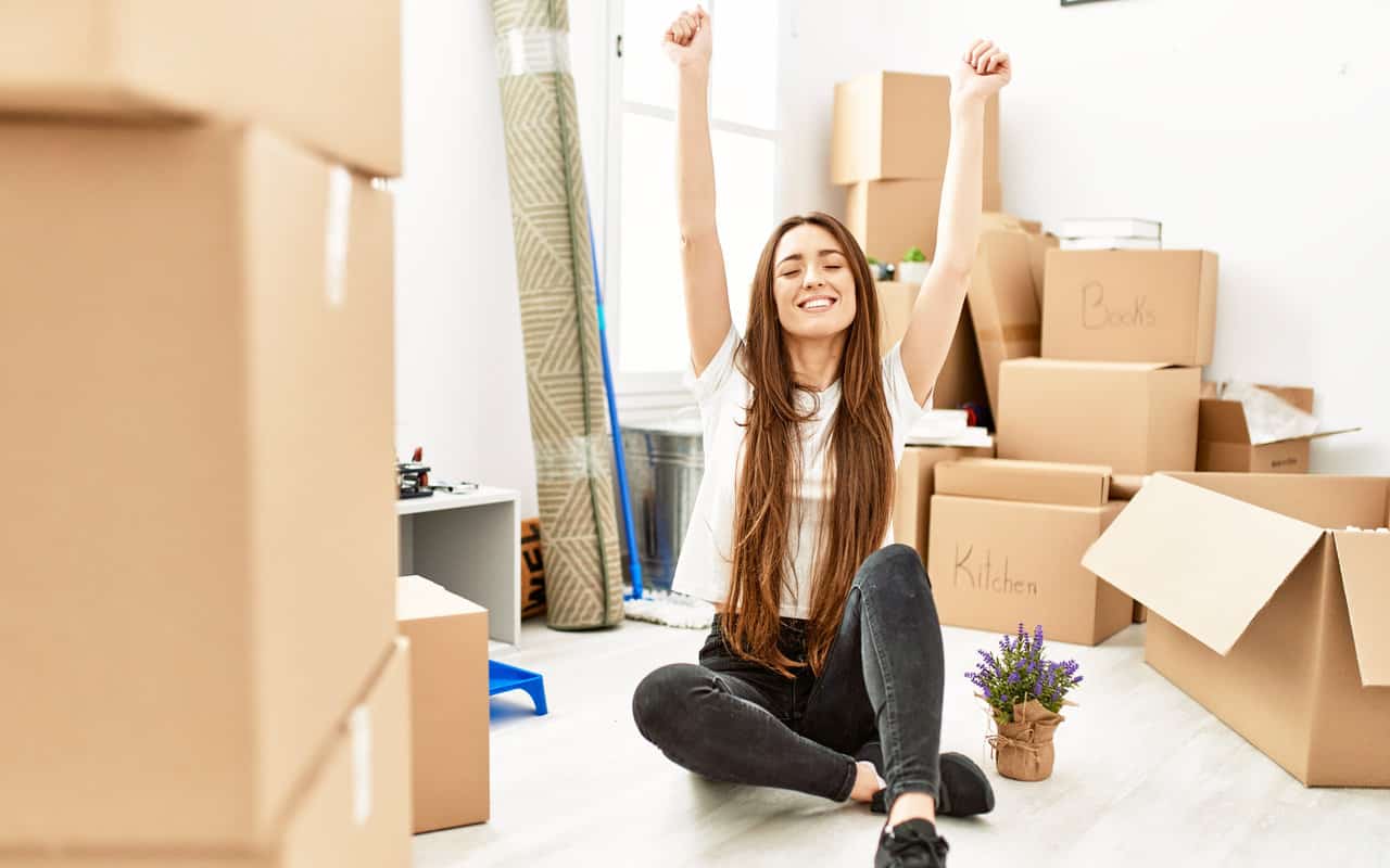 25 Must Have Apartment Essentials List (What You Truly NEED for Your