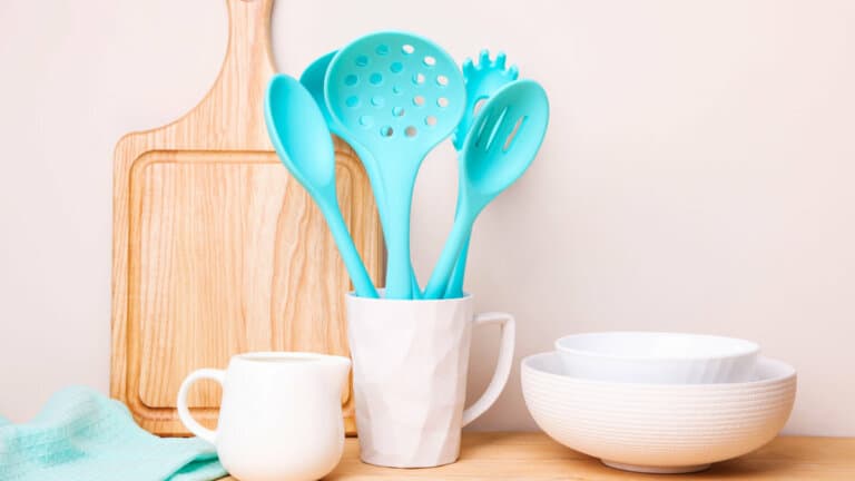 23 Stylish & Best Silicone Cooking Utensils You Need to Try Out