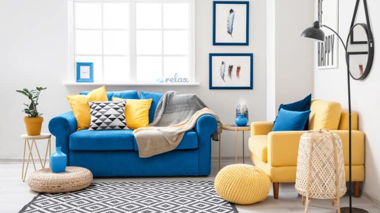 21 Amazing Colour Schemes & Decor That Go With a Blue Sofa
