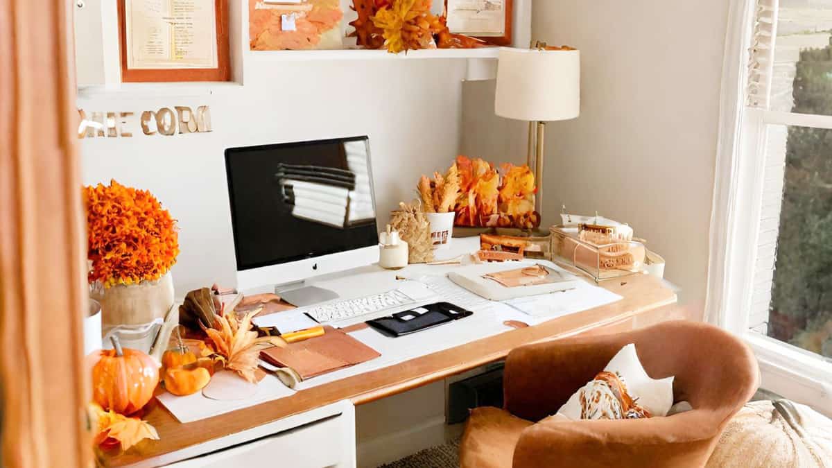 19 Stylish Fall Office Decor Ideas - Sponge Hacks