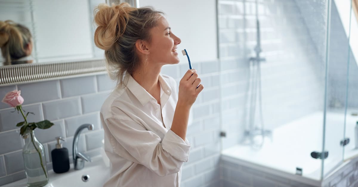 How to Clean a Dirty Bathroom In Only 15 Minutes Sponge Hacks