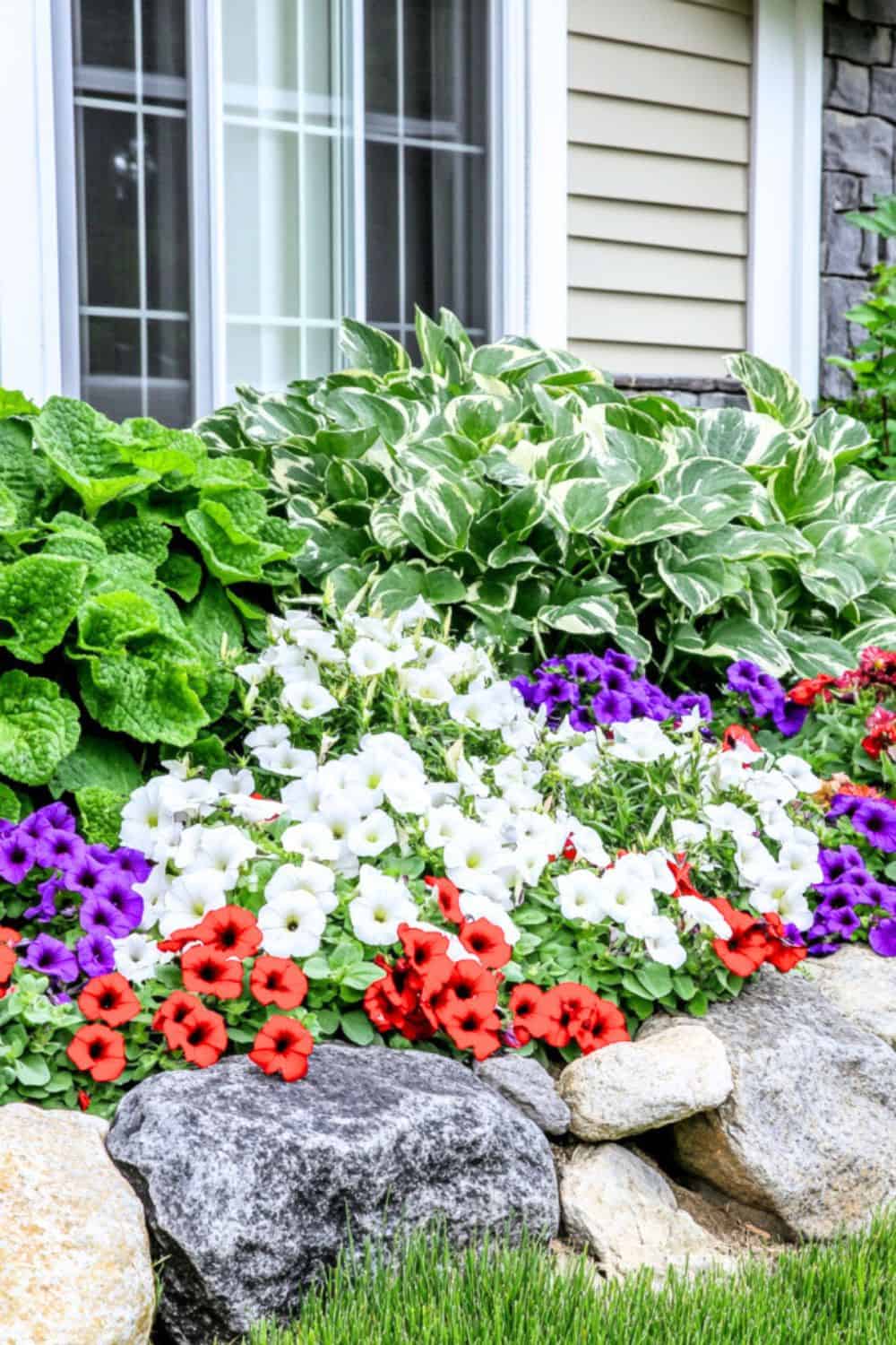 The Front Yard of the House Landscaping Trick That Instantly Boosts Curb Appeal