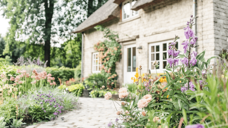 How to Create the Dreamiest English Cottage Garden That Feels Straight Out of a Storybook (For Your Flowers)