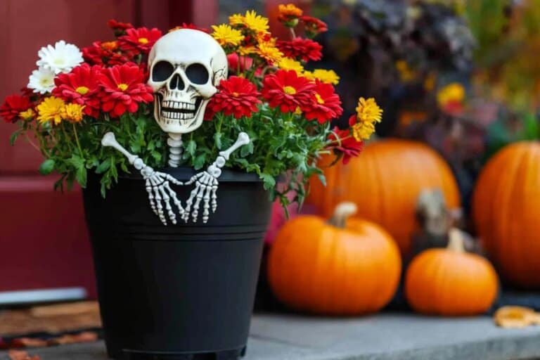 18 Spooky & Fun Halloween Front Porch Ideas